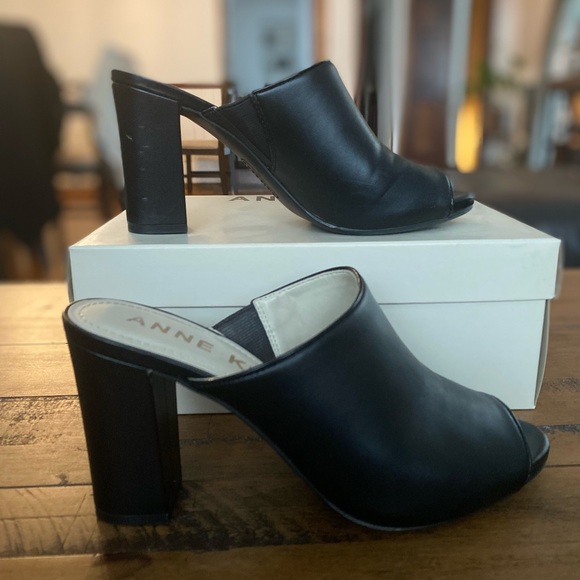 Anne Klein Peep toe heeled slide sandals.Block heel. Size 7.5 (runs small). - Picture 4 of 4